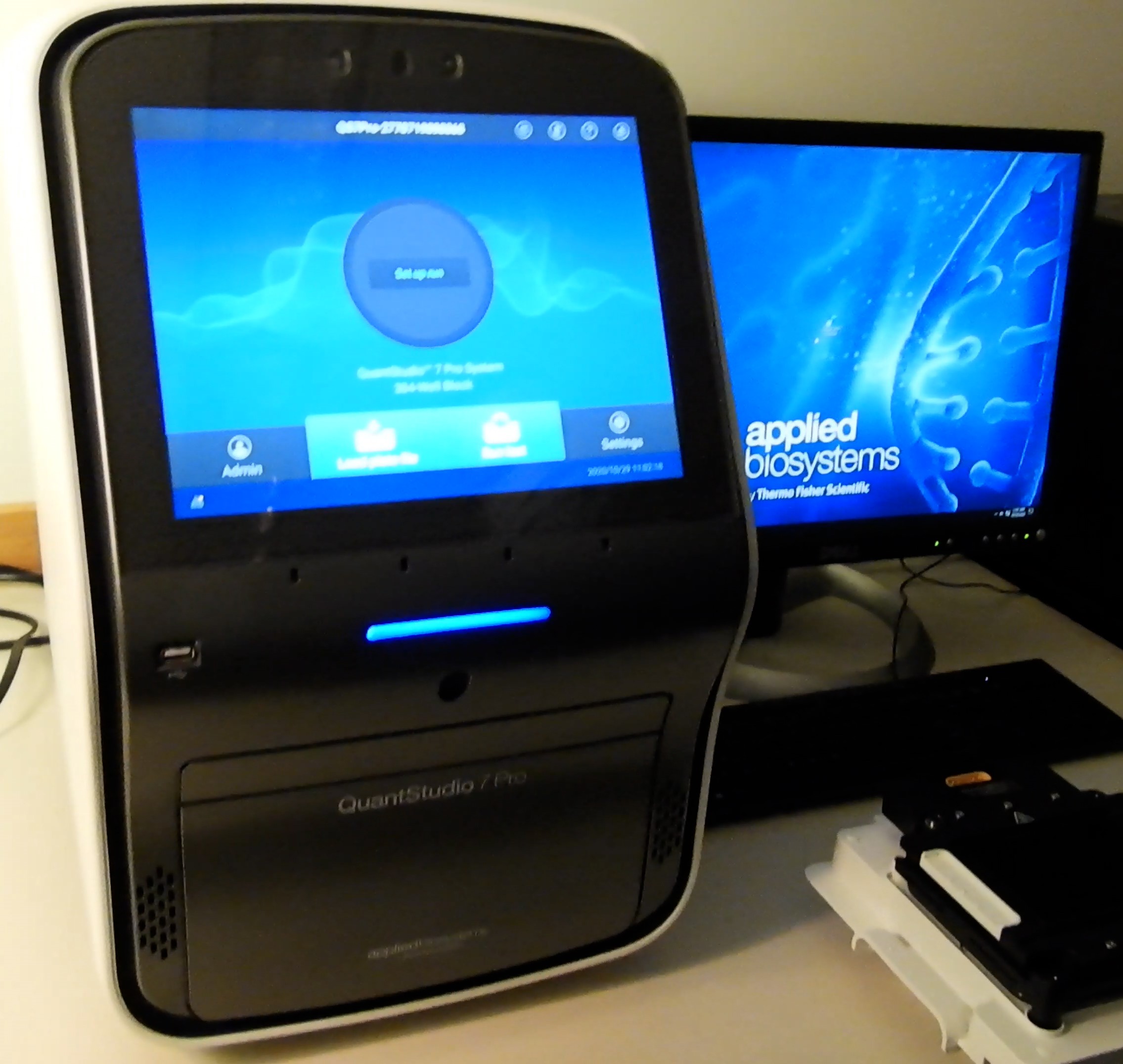 QuantStudio 7 Pro instrument